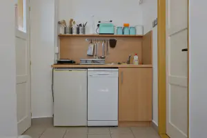 podkroví - kuchyňský kout v chodbě